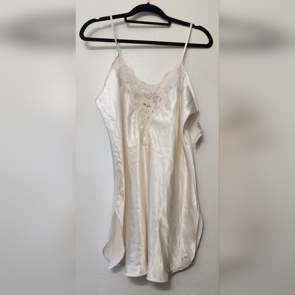 California dynasty vintage slip New with bullocks tag sz Large